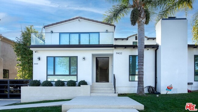 Photo - 9432 Oakmore Rd