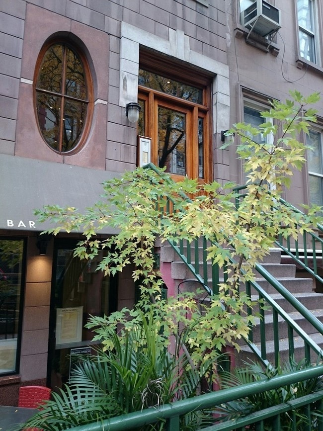 Entrance - 325 W 51st St