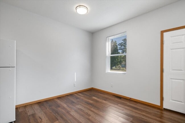 Photo - Seelyville Terrace