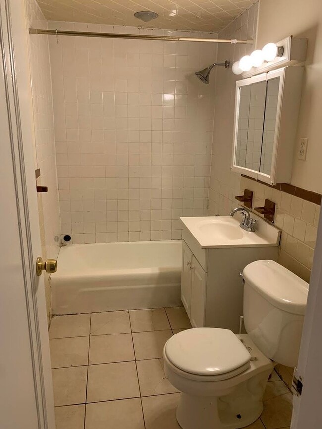 Photo - Entire house for rent! Great location! Walk to BC. Must see!