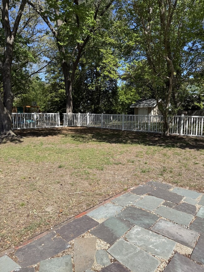 Photo - 421 Loblolly Ln