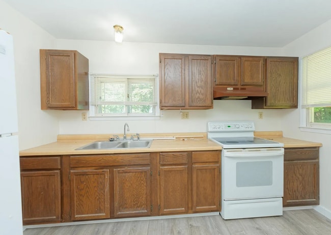 Photo - 6067 Veeder Rd Unit Apartment B