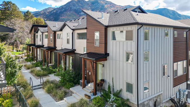 Whisperwood - Whisperwood Townhomes