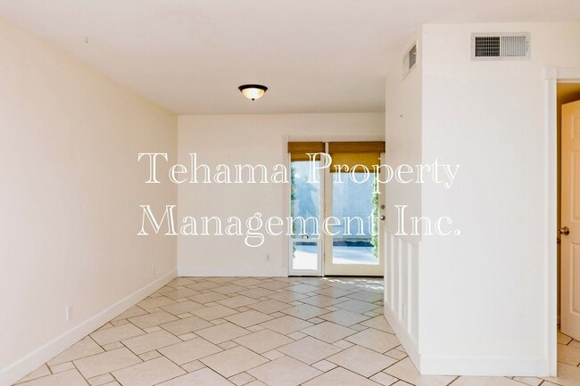 Photo - Charming 3 bedroom 1.5 bath Townhouse in Red Bluff