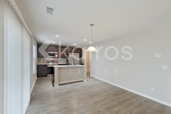 Photo - 101 St Phillip Wy