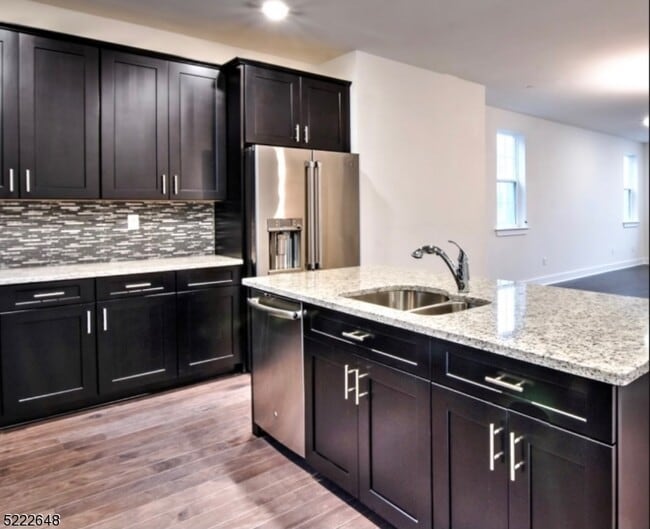 Photo - 712 Parkview Ln