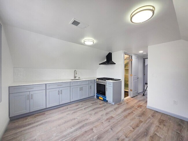 Photo - 170 Sunset Ave