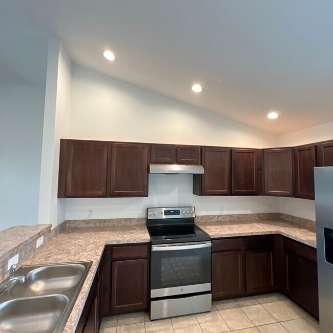 Photo - Spacious 4-Bedroom Home for Rent in Ocala!