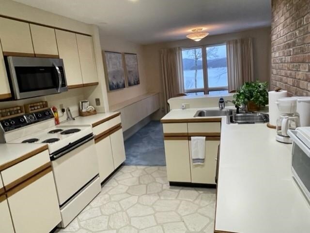 9 Pioneer Point