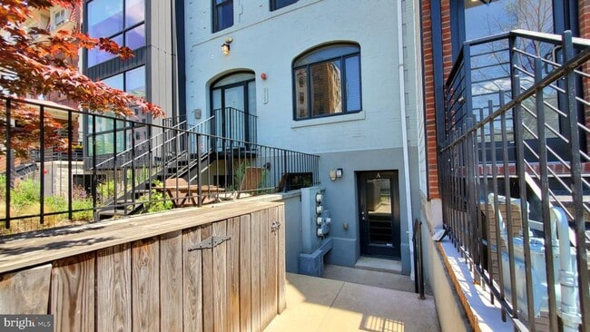 Building Photo - 3465 14th St NW Unit A