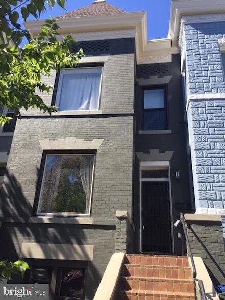 Building Photo - 2030 Flagler Pl NW