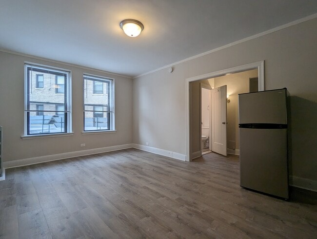 Photo - 3335 W Diversey Ave Unidad 130
