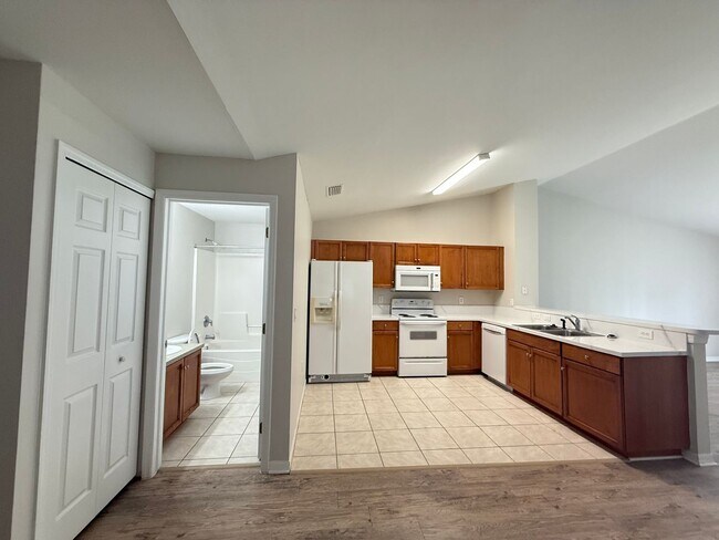 Photo - 2 Bedroom + Den, 2 Bath Duplex!