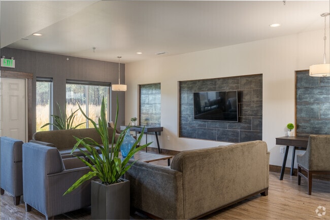 Lounge - Blue Point Apartments - 121