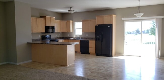 Photo - 301 SE 11th St