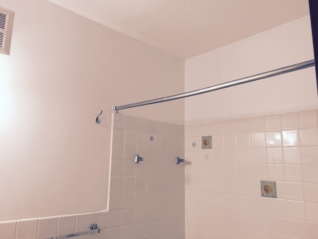 Photo - 1531 American Blvd E