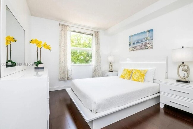 Photo - 17145 N Bay Rd Unit 4311