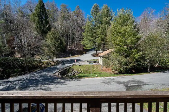 Photo - 64 Creekside Dr Unit B