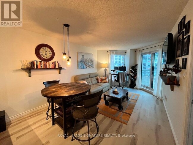 Photo - 410 Queens Quay W Unit 812