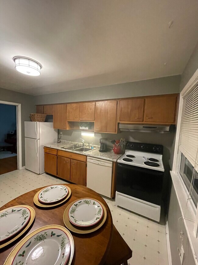 Photo - 2912 Abigail Dr Apartments Unit 3