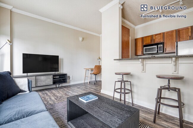 Photo - 1406 Western Ave Unidad SI FL6-ID200