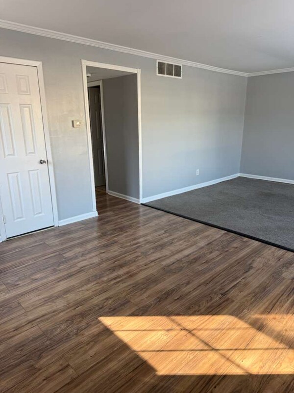 Photo - 1439 Charlestown Dr