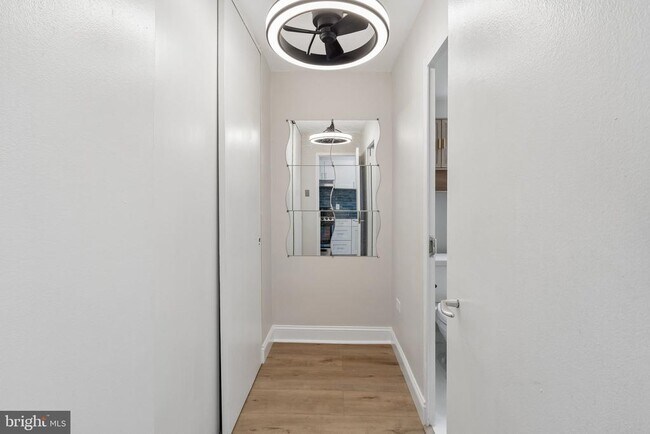 Photo - 604 S Washington Square Unit 913