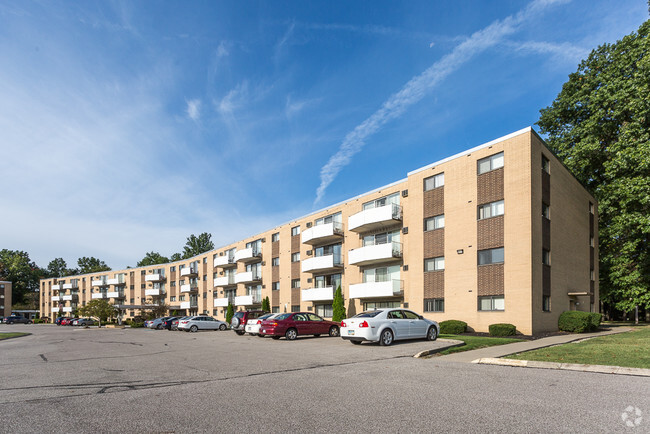 Photo - Camelot Apartments