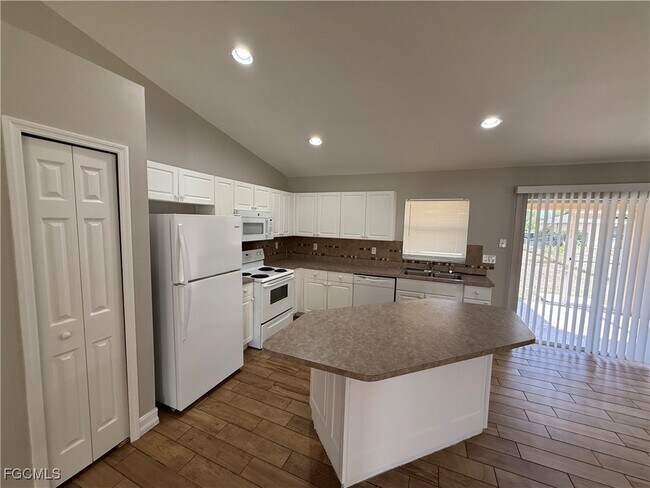 Photo - 629 Dauphine Ave S