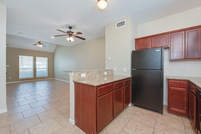 Photo - 1 Bed + 1.5 Bath - Spacious Loft Unidad RR174