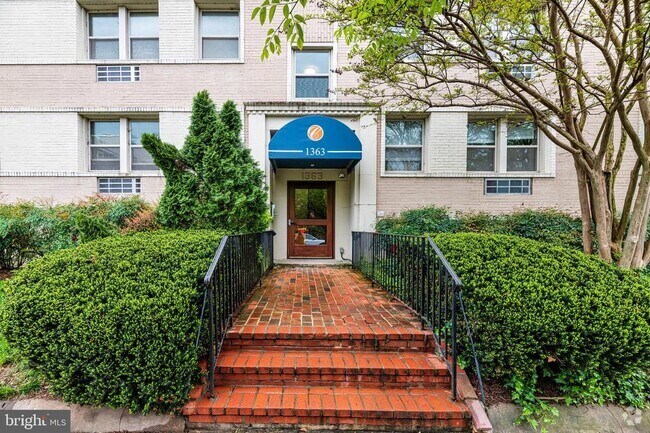 Building Photo - 1363 K St SE Unit 202 Rental