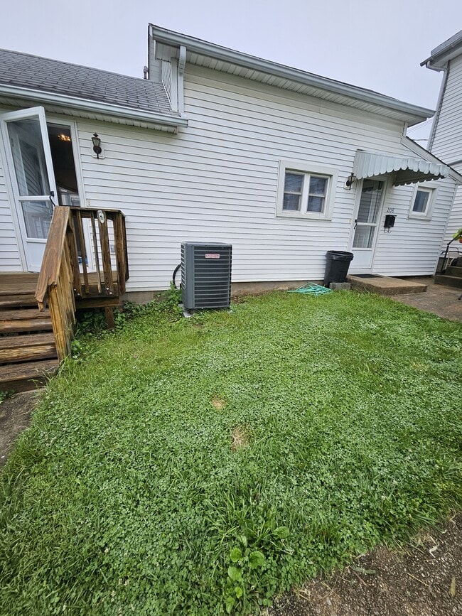 Photo - 208 E Main St House