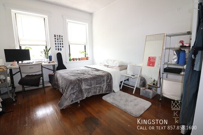 Building Photo - 238 Hemenway St Unit 6R