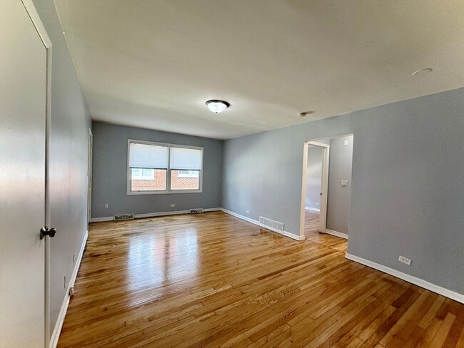 Photo - 122 N Menard Ave Unit 122 N Menard Ave -  1A