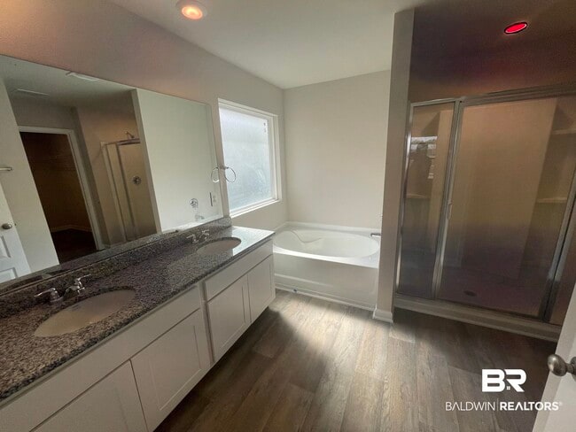 Photo - 213 Burnston Way