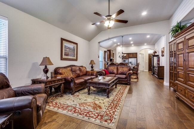 Photo - 2204 Yorktown Dr