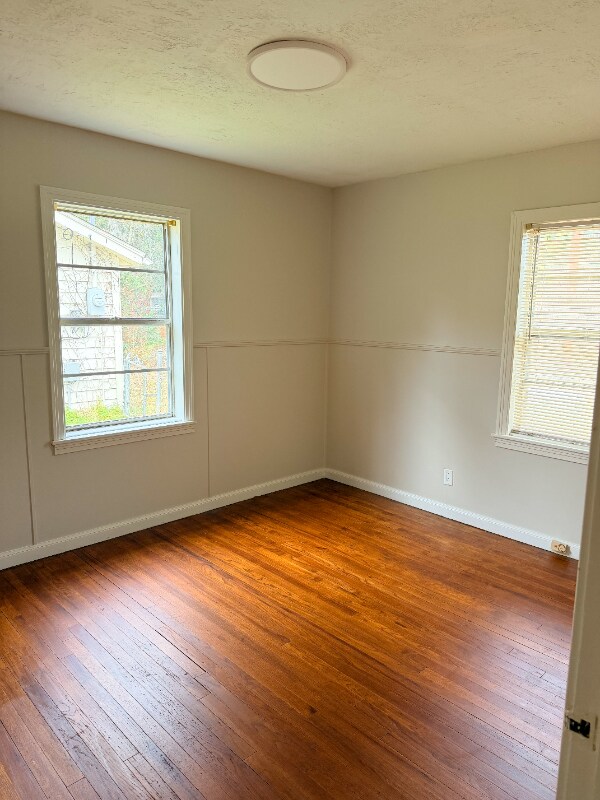 Photo - 909 Lake Ct Dr