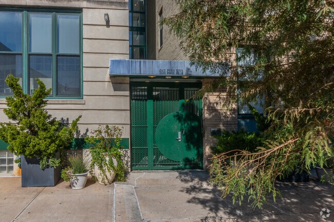 Entrada - Artists-In-Residence