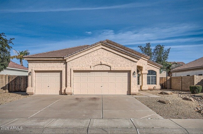 Building Photo - 658 E Ranch Rd