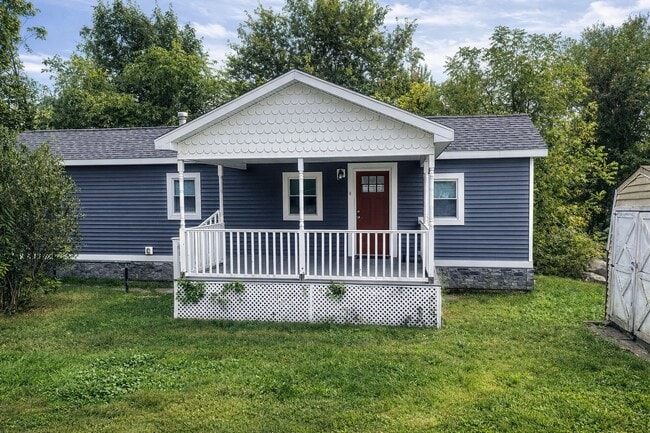 Frente de la estructura - 8 Hideaway Ln