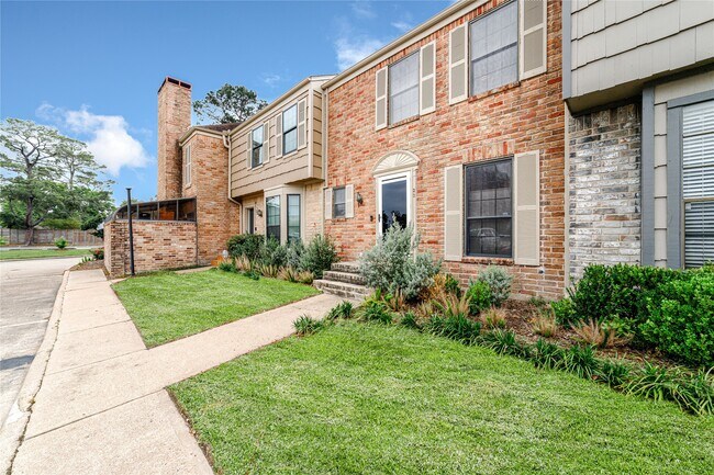 Photo - 7505 Memorial Woods Dr