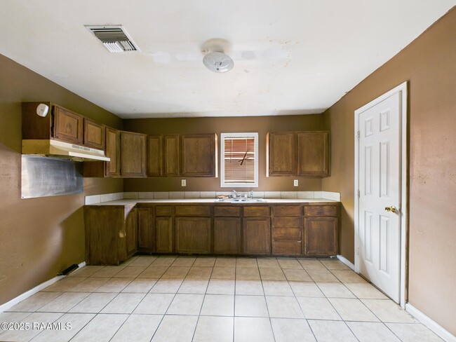 Photo - 308-302 12th St