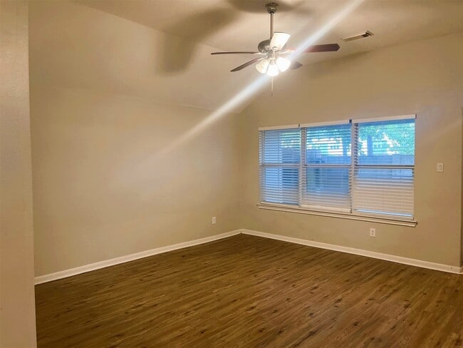 Photo - 13542 Forest Gully