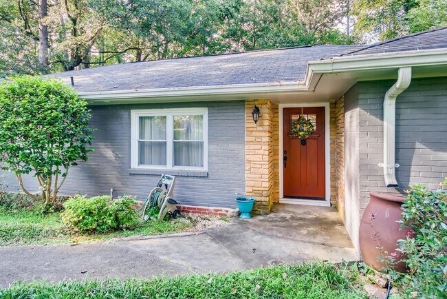 Photo - 2050 Sylvania Dr