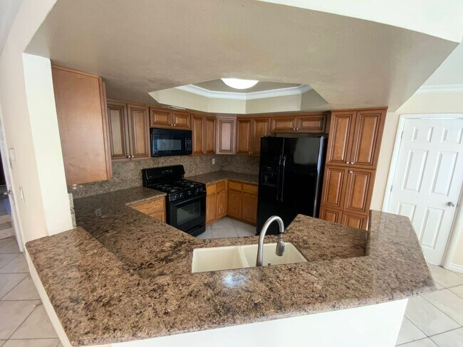 Photo - 4 BEDROOM AT THE LAKES WITH A POOL AND SPA!!