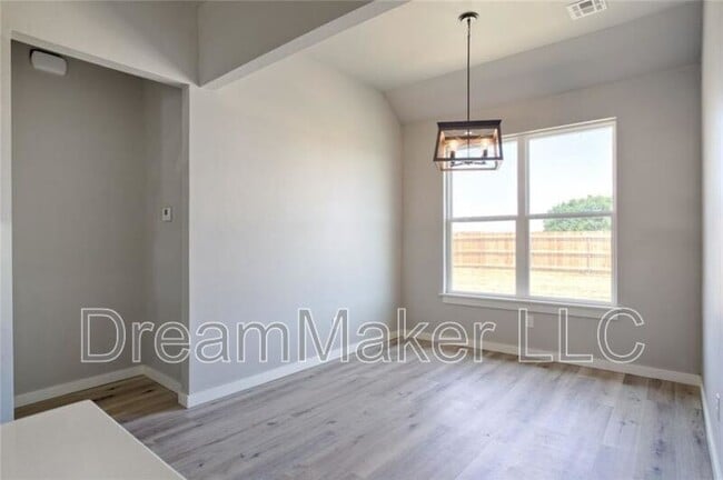 Photo - 3117 SE 35th St