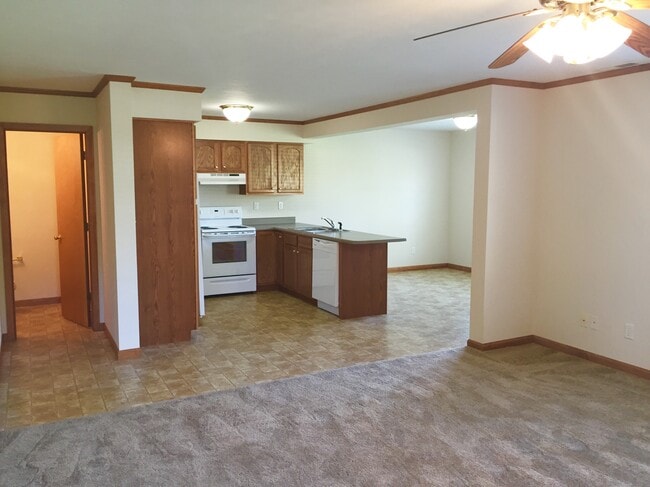 Photo - 232 W 44th St