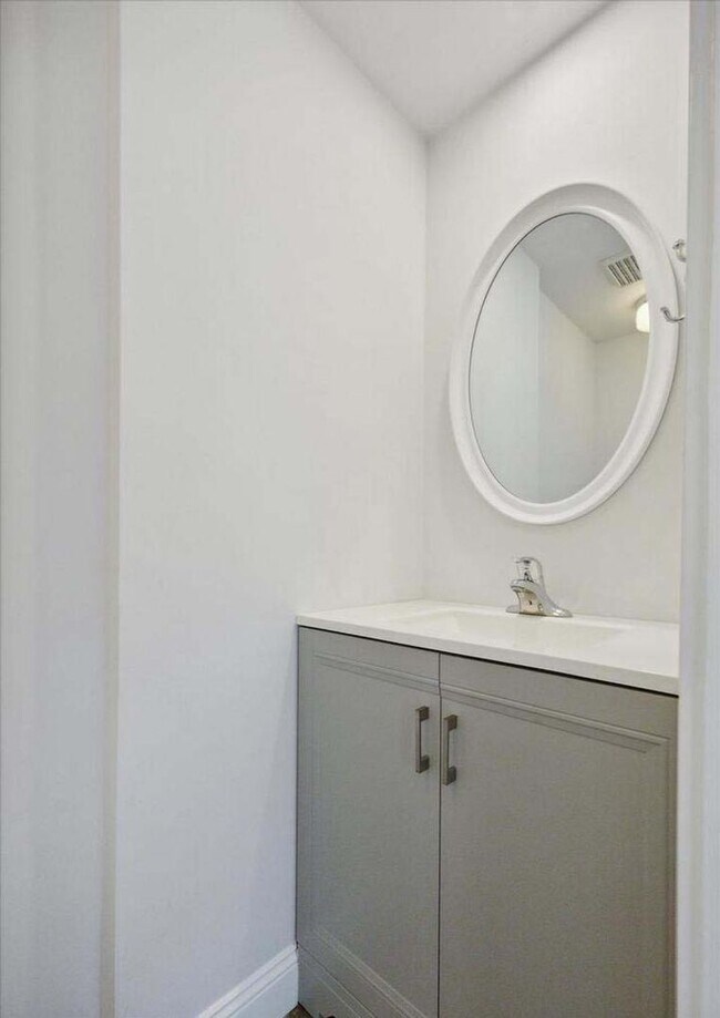 Photo - right and spacious 4-bedroom