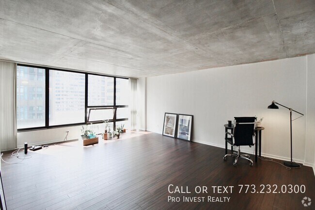 Building Photo - Available July 1st! Sun-filled Oversized 1... Unit 1406 Rental