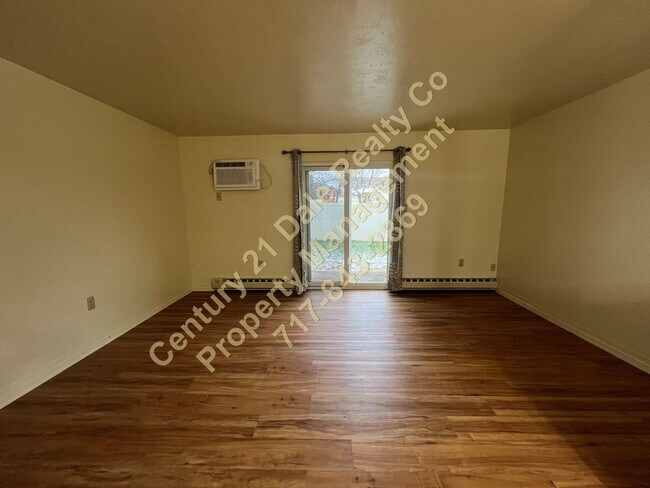 Photo - 2 Bedroom Townhouse in West York